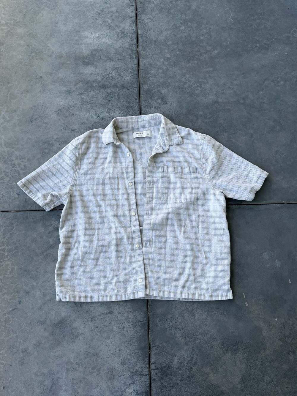 Hollister Boxy Fit Short Sleeve Button Down Plaid Shirt Size L